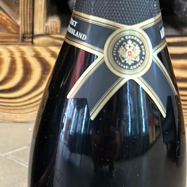Sparkling red wine "Abrau Durso" semi-dry