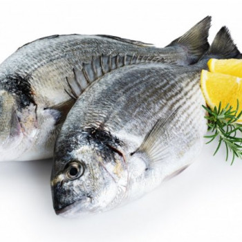 Dorade Royal fresh, 2 pcs. each about 600g, possible surcharge for weight
